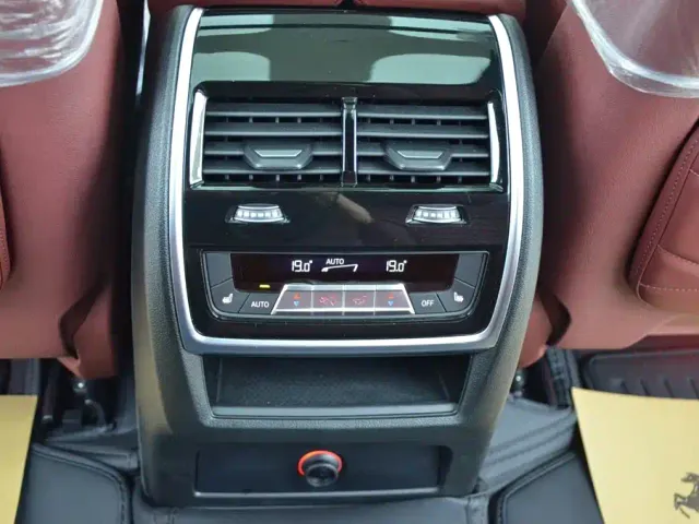 BMW X5 — Фото автомобиля 11