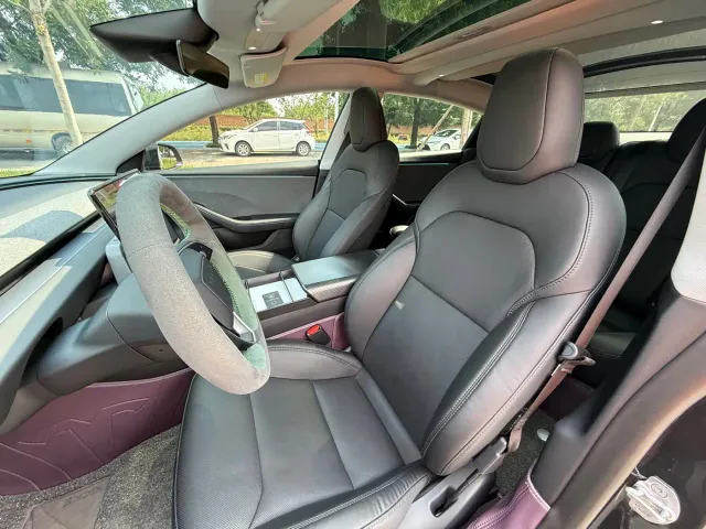 Tesla Model 3 — Фото автомобиля 10