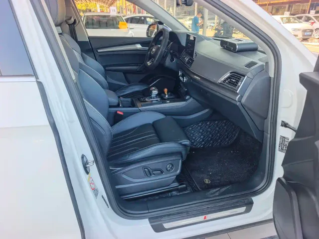 Audi Q5L — Фото автомобиля 9
