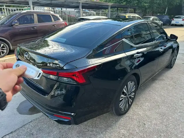 Nissan Teana — Фото автомобиля 3