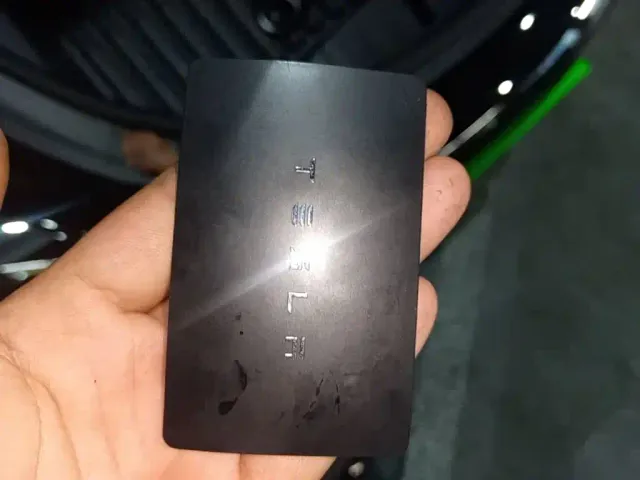 Tesla Model 3 — Фото автомобиля 8