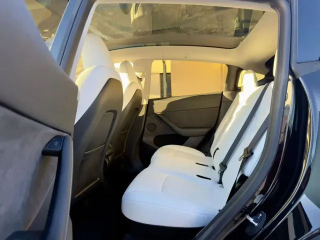 Tesla Model Y — Фото автомобиля 5