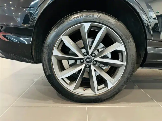 Audi Q7 — Фото автомобиля 16