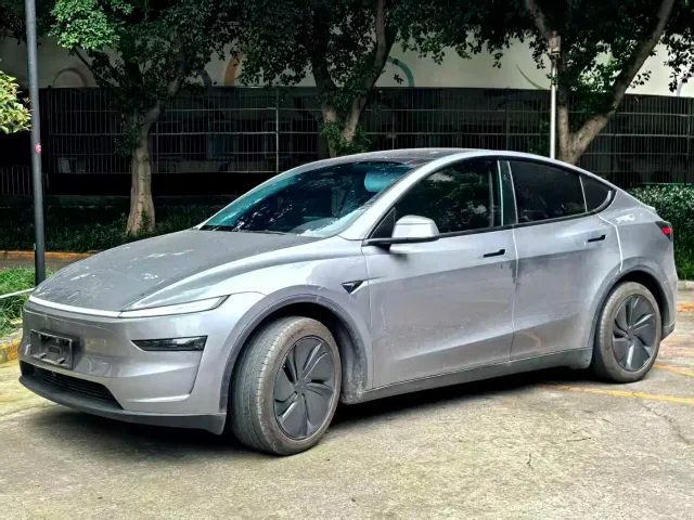 Фотография автомобиля — Tesla Model Y