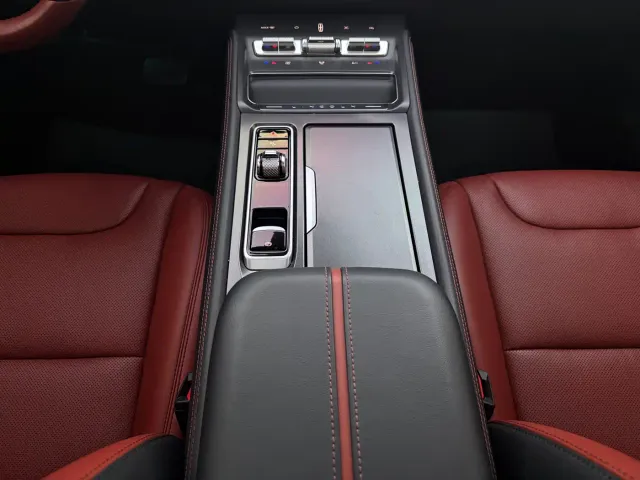 Lincoln Z — Фото автомобиля 8
