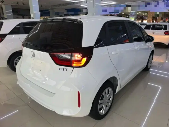 Honda Fit — Фото автомобиля 6