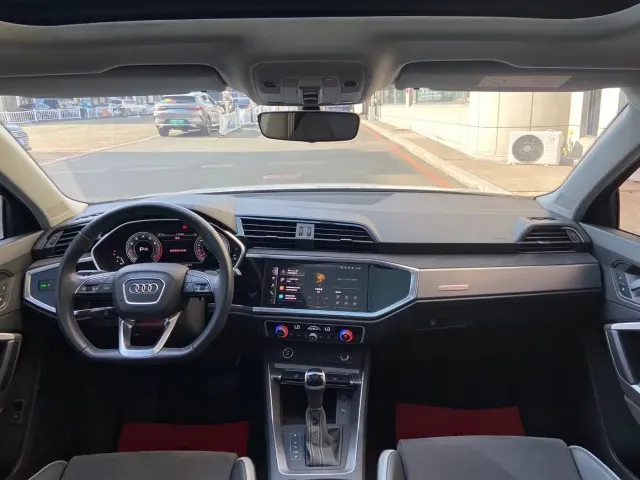Audi Q3 — Фото автомобиля 12