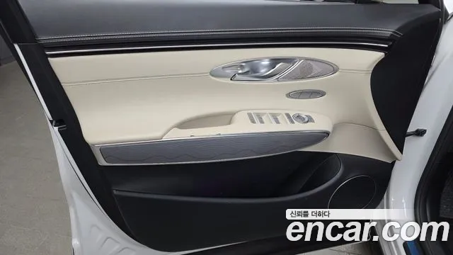 Genesis GV70 2.5T Бензин 2WD — Фото автомобиля 23
