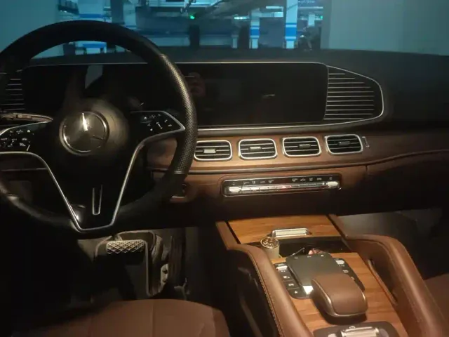 Mercedes-Benz GLE-Class — Фото автомобиля 12