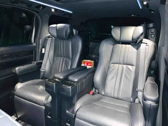 Lexus LM — Фото автомобиля 16