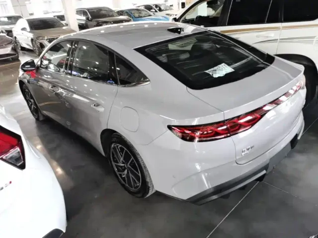 BYD Qin L — Фото автомобиля 4