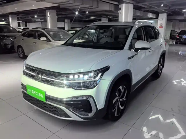 Фотография автомобиля — Volkswagen Tharu
