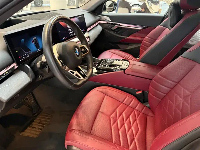 BMW 5 Series — Фото автомобиля 3