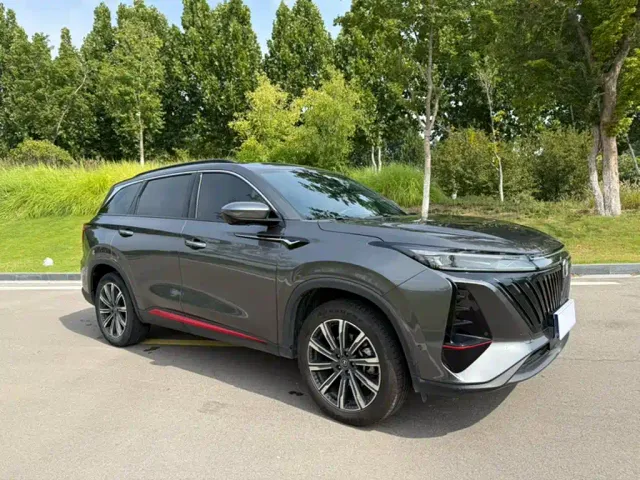 Changan CS75 Plus — Фото автомобиля 8