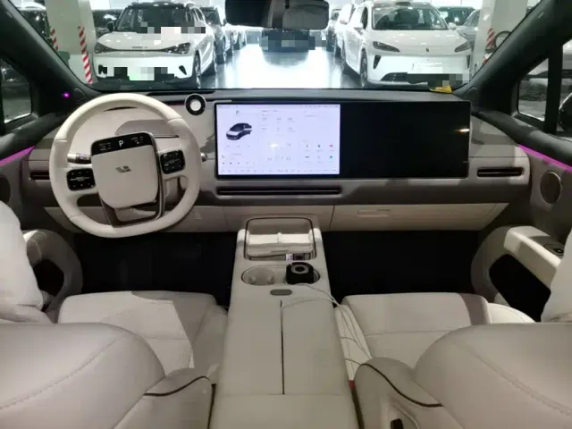 Li Auto i6 — Фото автомобиля 9