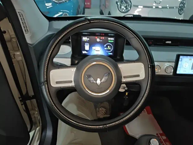 Wuling Hongguang Mini EV — Фото автомобиля 10