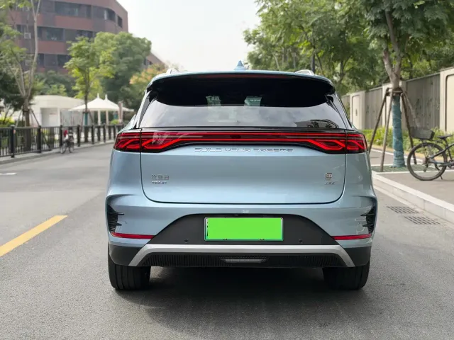 BYD Tang — Фото автомобиля 10
