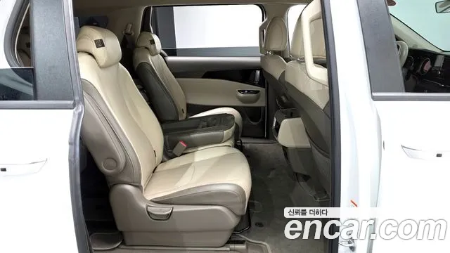 Kia Canival Carnival 4 поколение Бензин 11 мест Prestige — Фото автомобиля 12