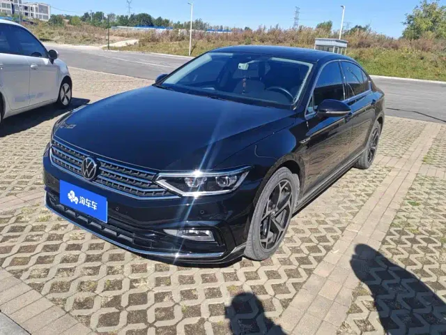 Фотография автомобиля — Volkswagen Magotan