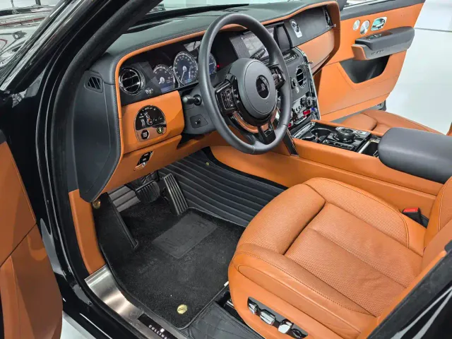 Rolls-Royce Cullinan — Фото автомобиля 29