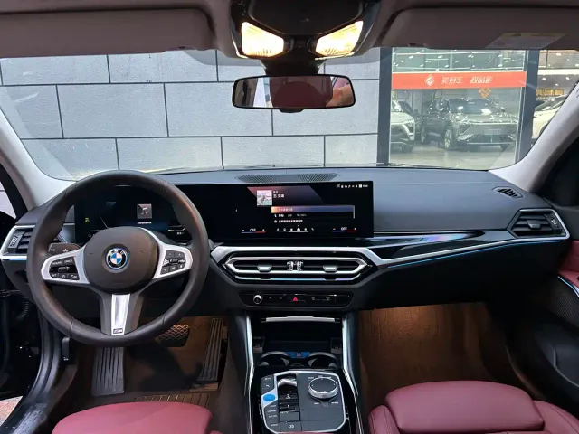 BMW i3 — Фото автомобиля 13
