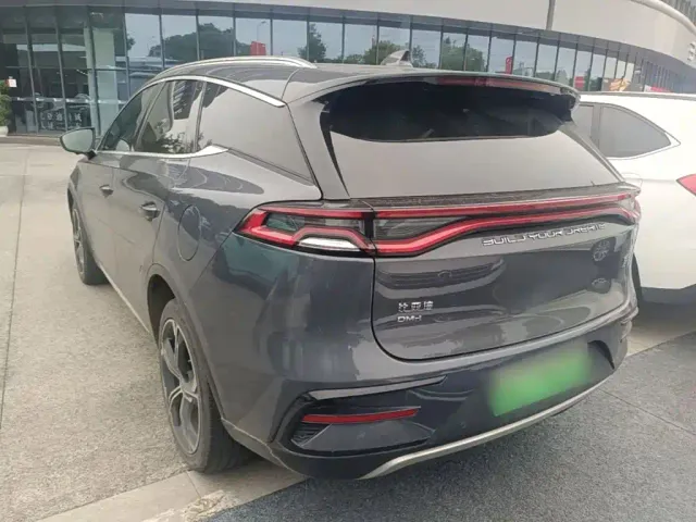 BYD Tang — Фото автомобиля 4
