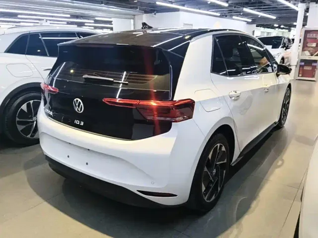 Volkswagen ID.3 — Фото автомобиля 6