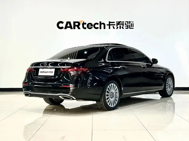 Mercedes-Benz E-Class — Фото автомобиля 4
