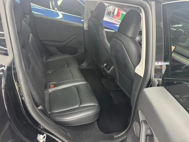 Tesla Model Y — Фото автомобиля 7
