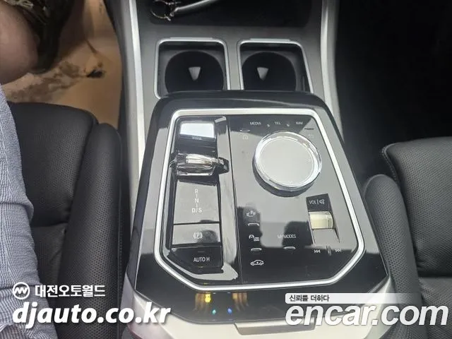BMW 7 Series G70 — Фото автомобиля 13