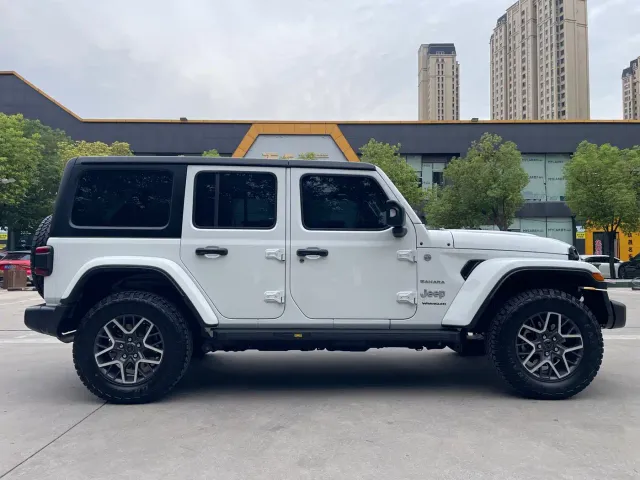 Jeep Wrangler — Фото автомобиля 9