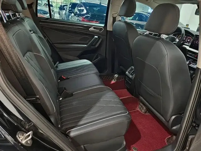 Volkswagen Tiguan L — Фото автомобиля 11