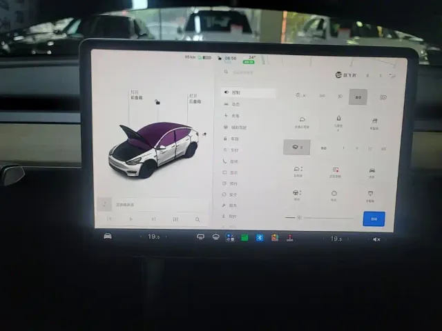 Tesla Model Y — Фото автомобиля 12