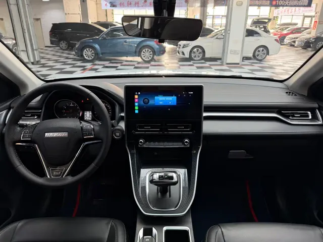 Haval M6 — Фото автомобиля 12