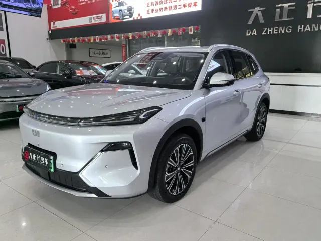 Фотография автомобиля — Geely Galaxy Starship 7 EM-i