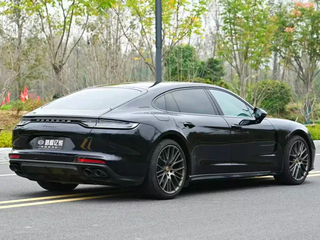 Porsche Panamera — Фото автомобиля 18