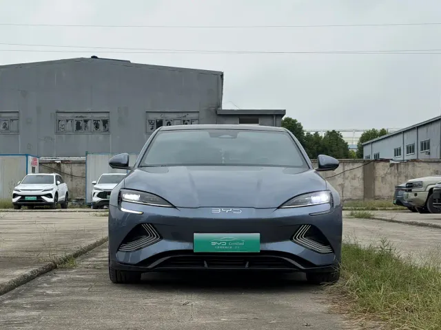BYD Seal 2022 550km Standard Range RWD Premium — Фото автомобиля 2