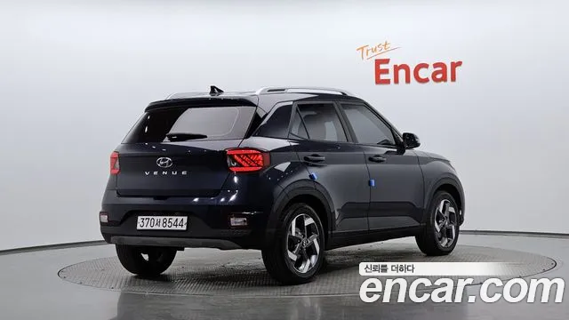 Hyundai Venue — Фото автомобиля 2