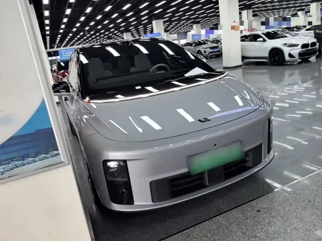Li Auto i6 — Фото автомобиля 3