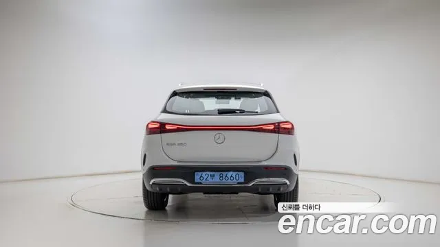 Mercedes-Benz EQA — Фото автомобиля 4