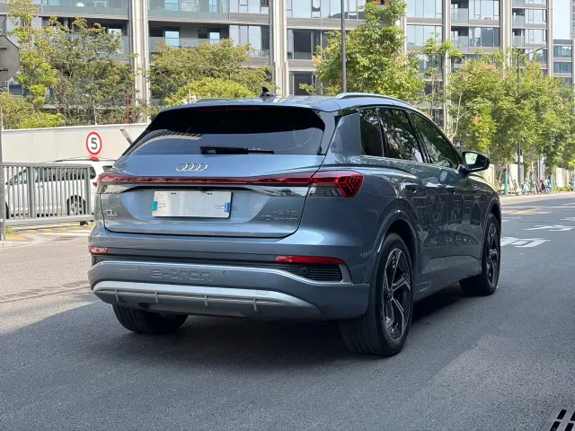 Audi Q4 e-tron — Фото автомобиля 16