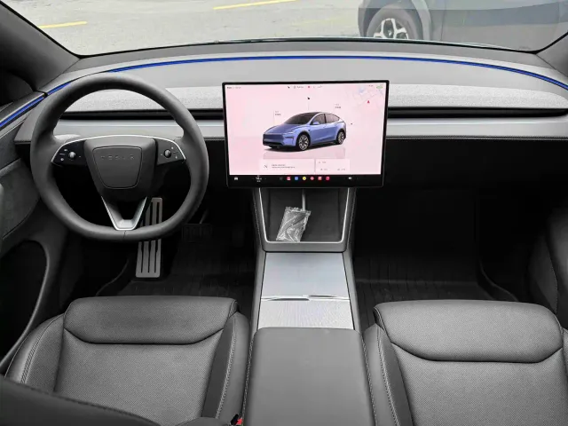 Tesla Model Y L — Фото автомобиля 11