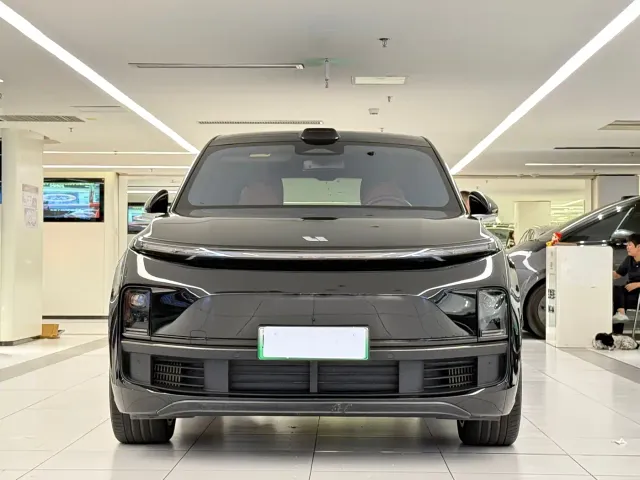 Li Auto L9 — Фото автомобиля 2