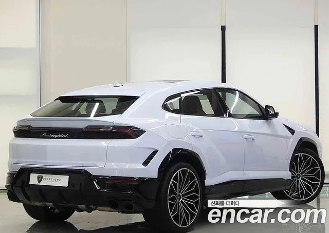 Lamborghini Urus — Фото автомобиля 3