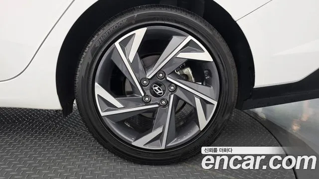 Hyundai Avante CN7 — Фото автомобиля 6