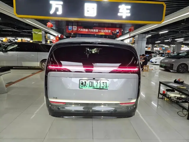 Li Auto MEGA — Фото автомобиля 8