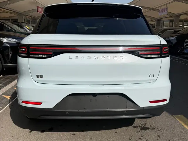 Leapmotor C11 — Фото автомобиля 9