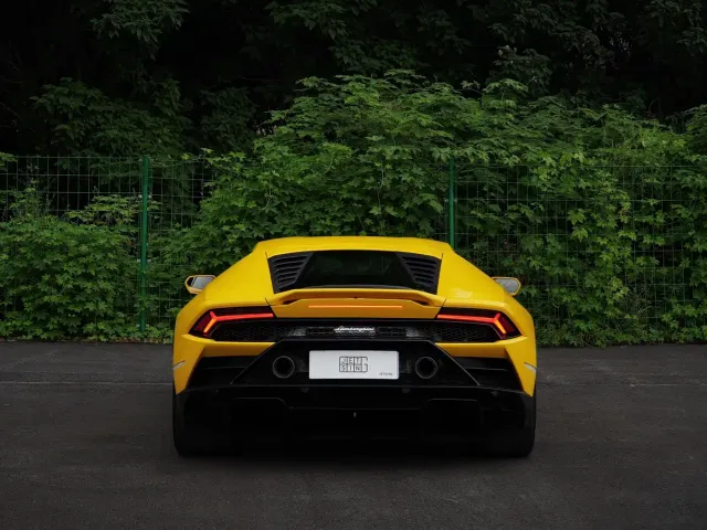 Lamborghini Huracan — Фото автомобиля 3