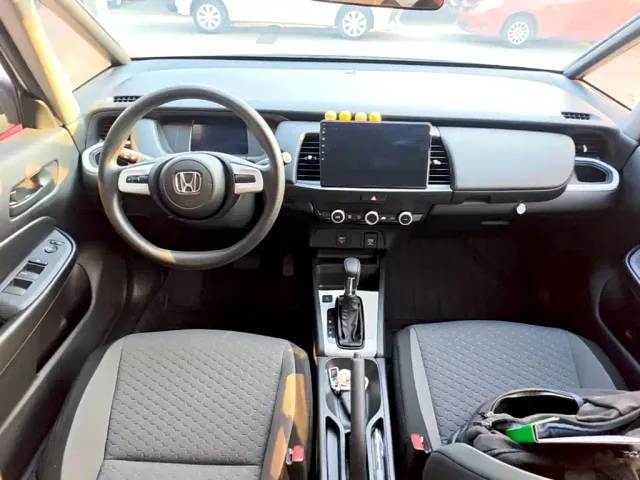 Honda Fit — Фото автомобиля 9