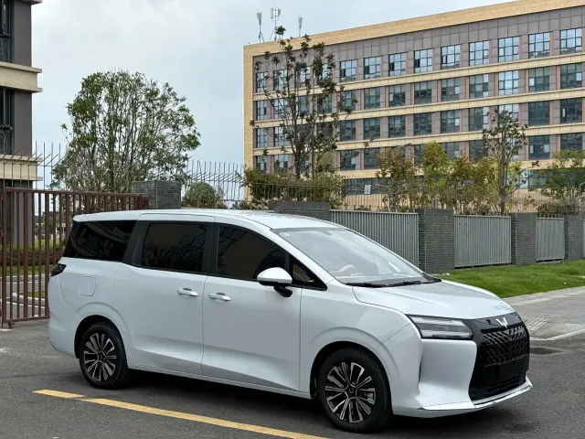 Wuling Starlight 730 — Фото автомобиля 3